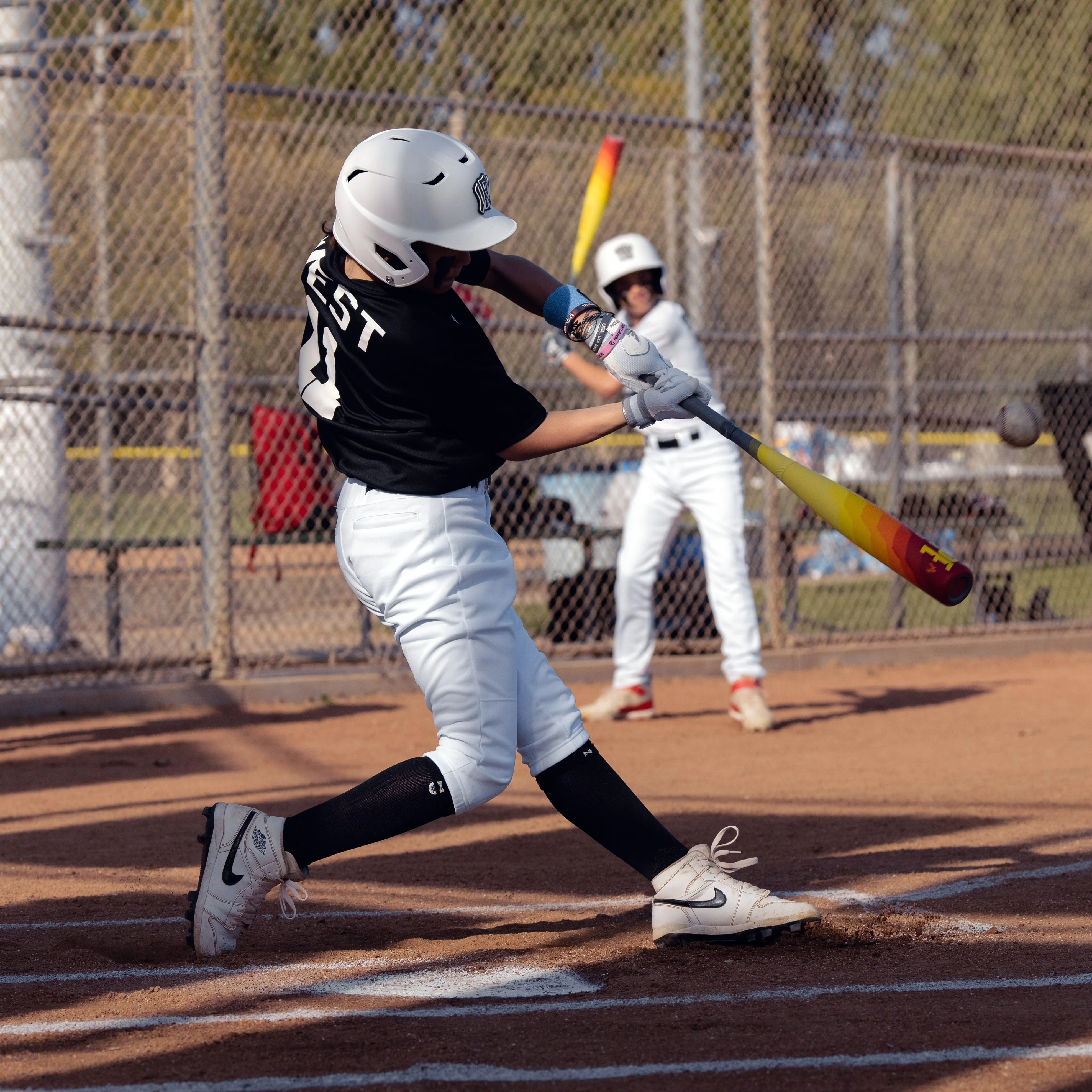 2024 Easton Hype Fire (-8) 2 3/4 USSSA Baseball Bat: EUT4HYP8