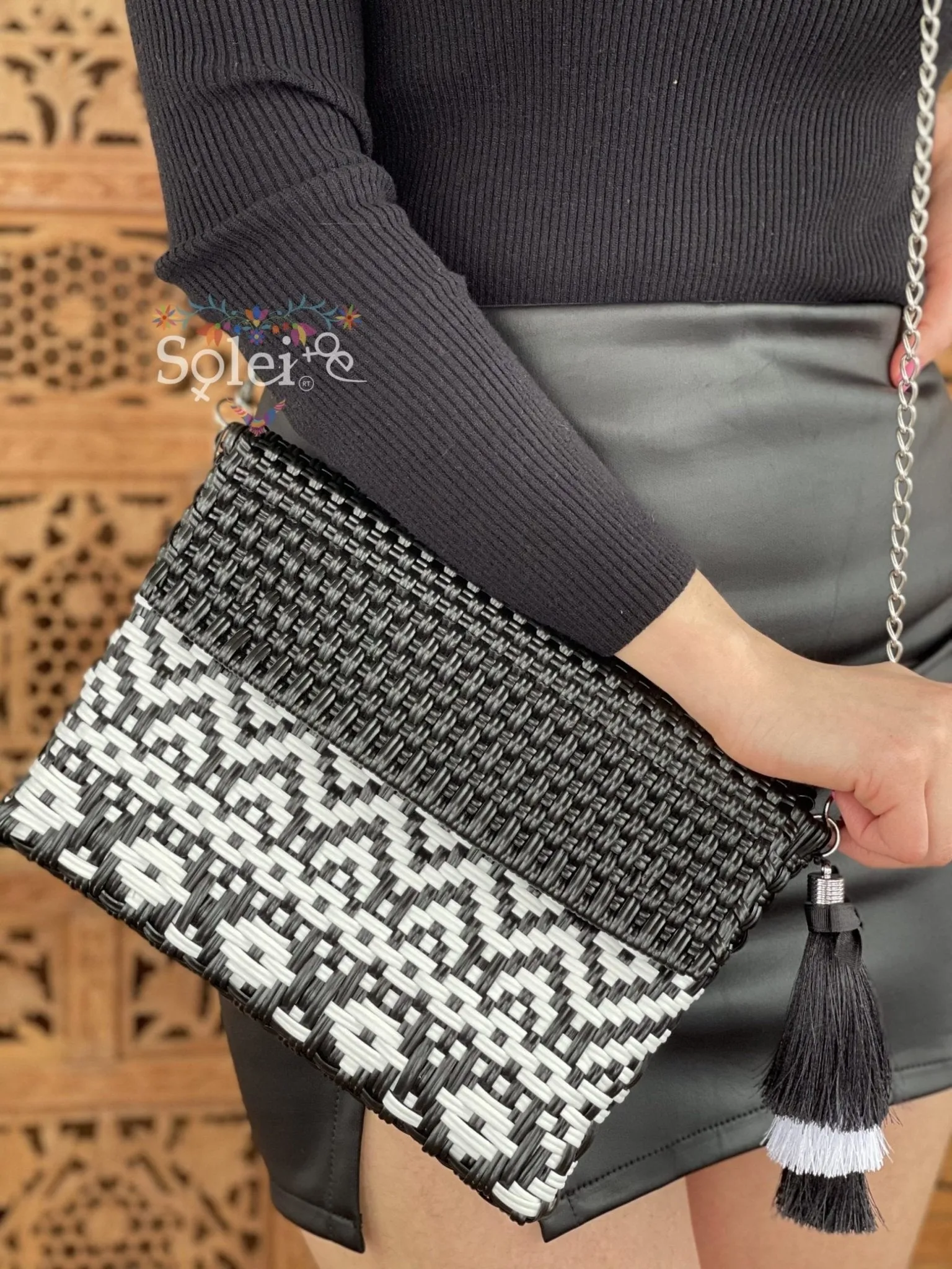 Ana Crossbody