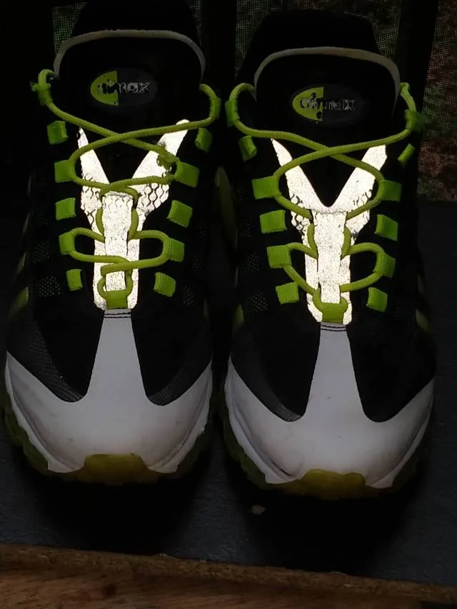 Anniversary edition 98 Air Max with microchip for Nike app