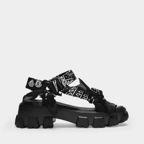 Arizona Love  Trekky Platform Sporty Sandals in Black Canvas