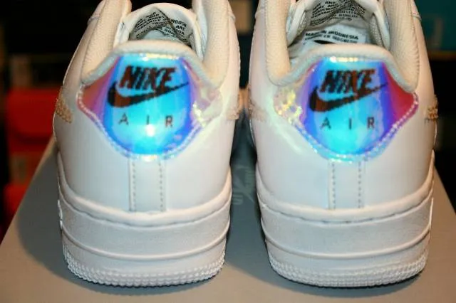 Authentic nike air force 1 white iridescent pixel cw1577 100 gs size y / women