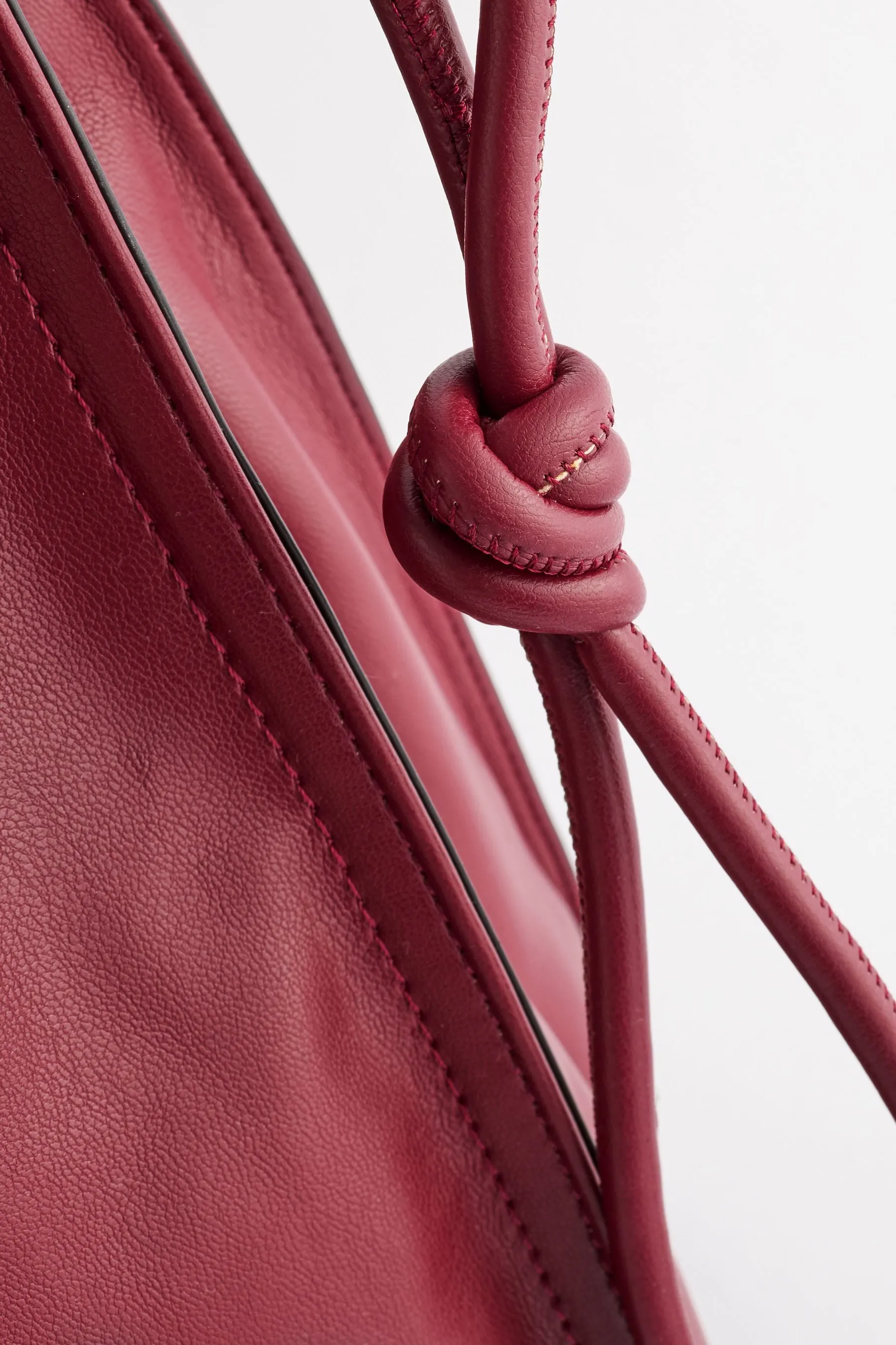 Berry Red Chain Detailed Shoulder Bag