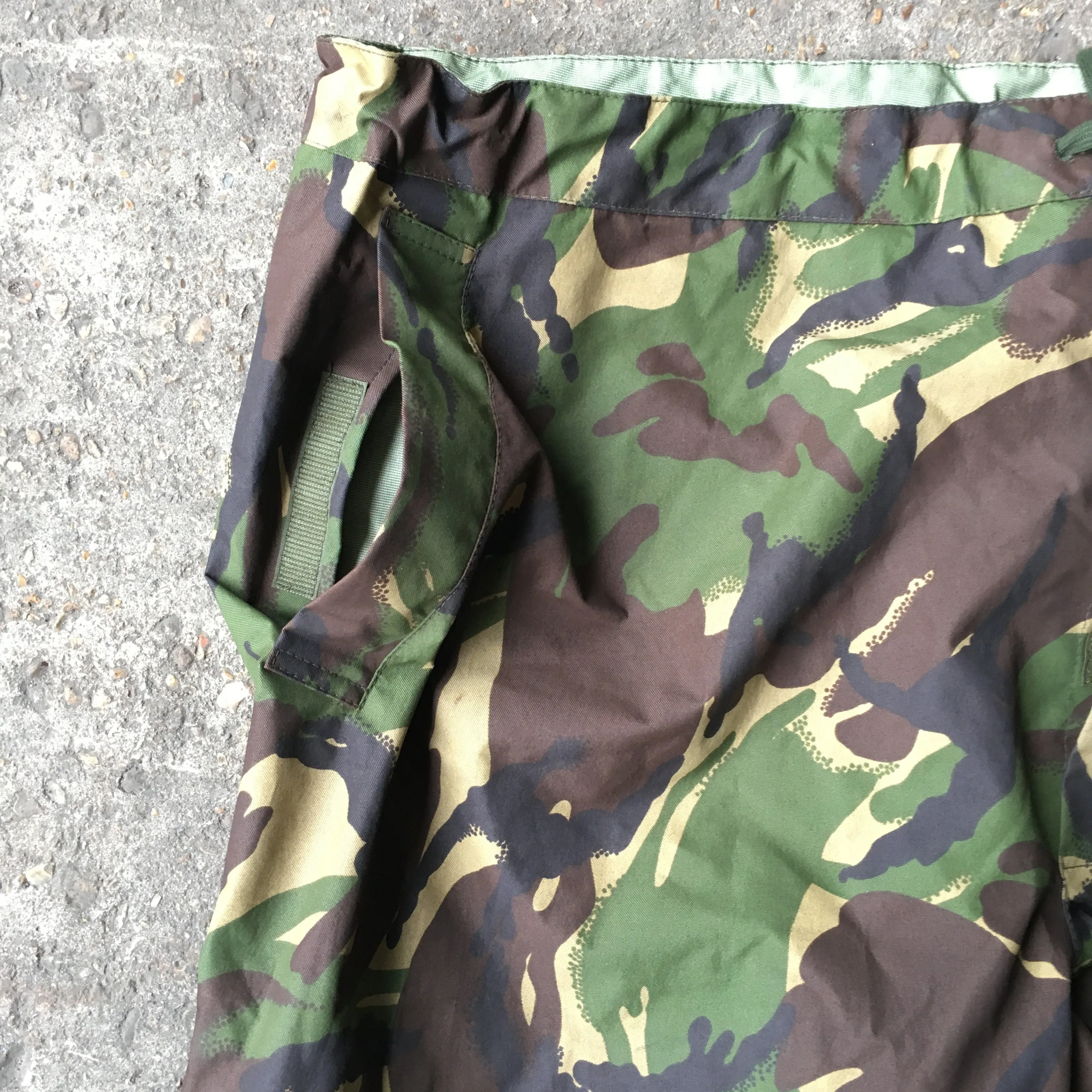 British Army Gore-Tex Trousers - Woodland DPM Camo - zipped dart