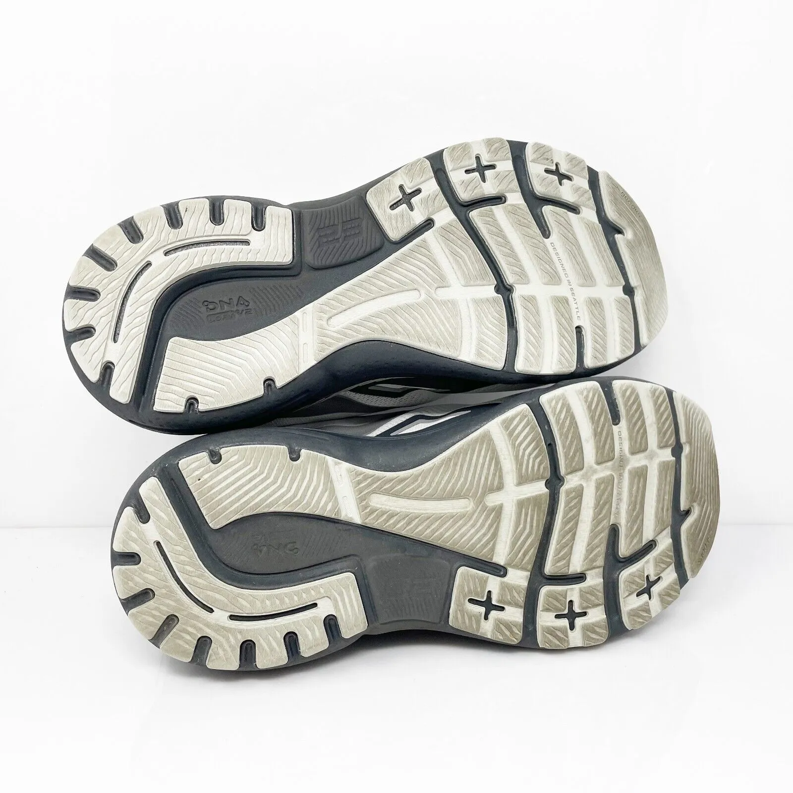 Brooks Mens Adrenaline GTS 23 1103914E065 Gray Running Shoes Sneakers Size 9 4E