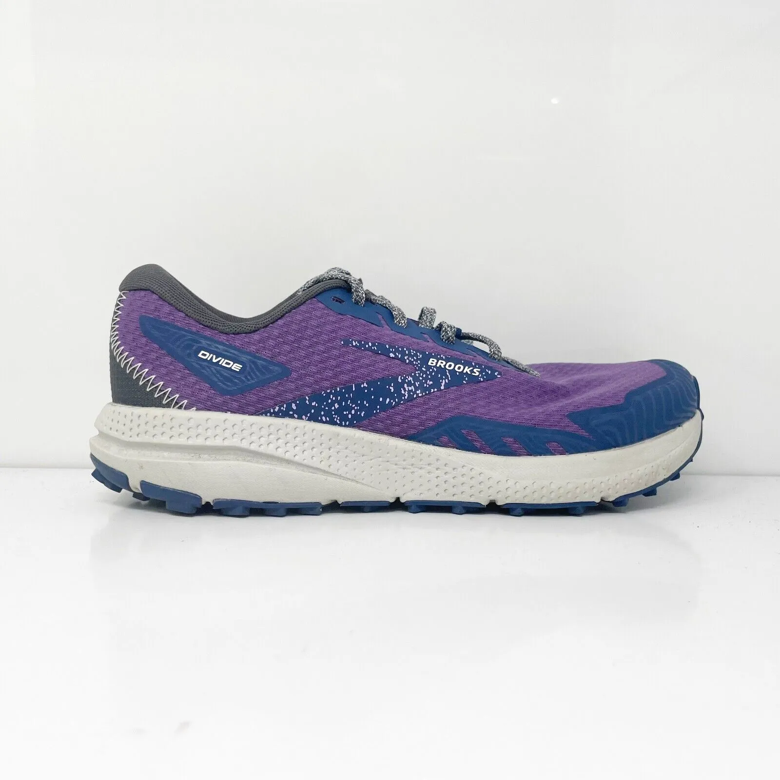 Brooks Womens Divide 4 1203941B582 Purple Running Shoes Sneakers Size 7.5 B