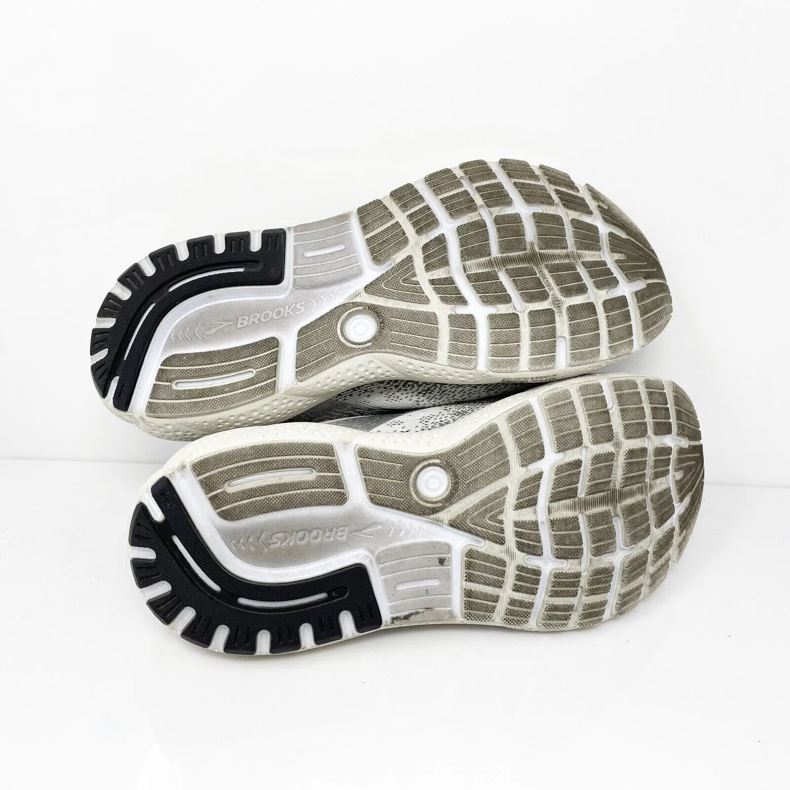 Brooks Womens Ghost 16 1204071B006 Gray Running Shoes Sneakers Size 8 B