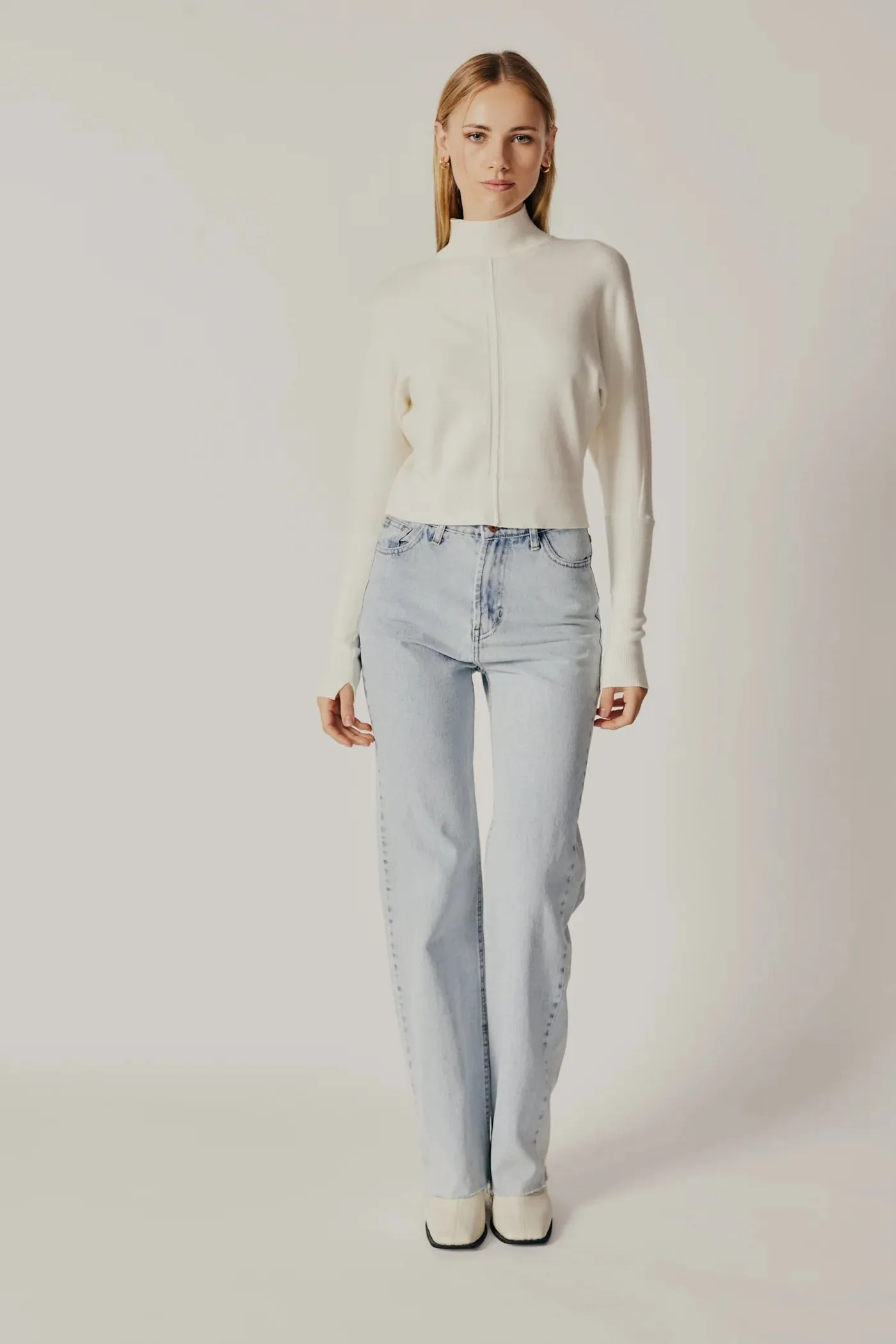 Campanula Turtleneck - Ecru
