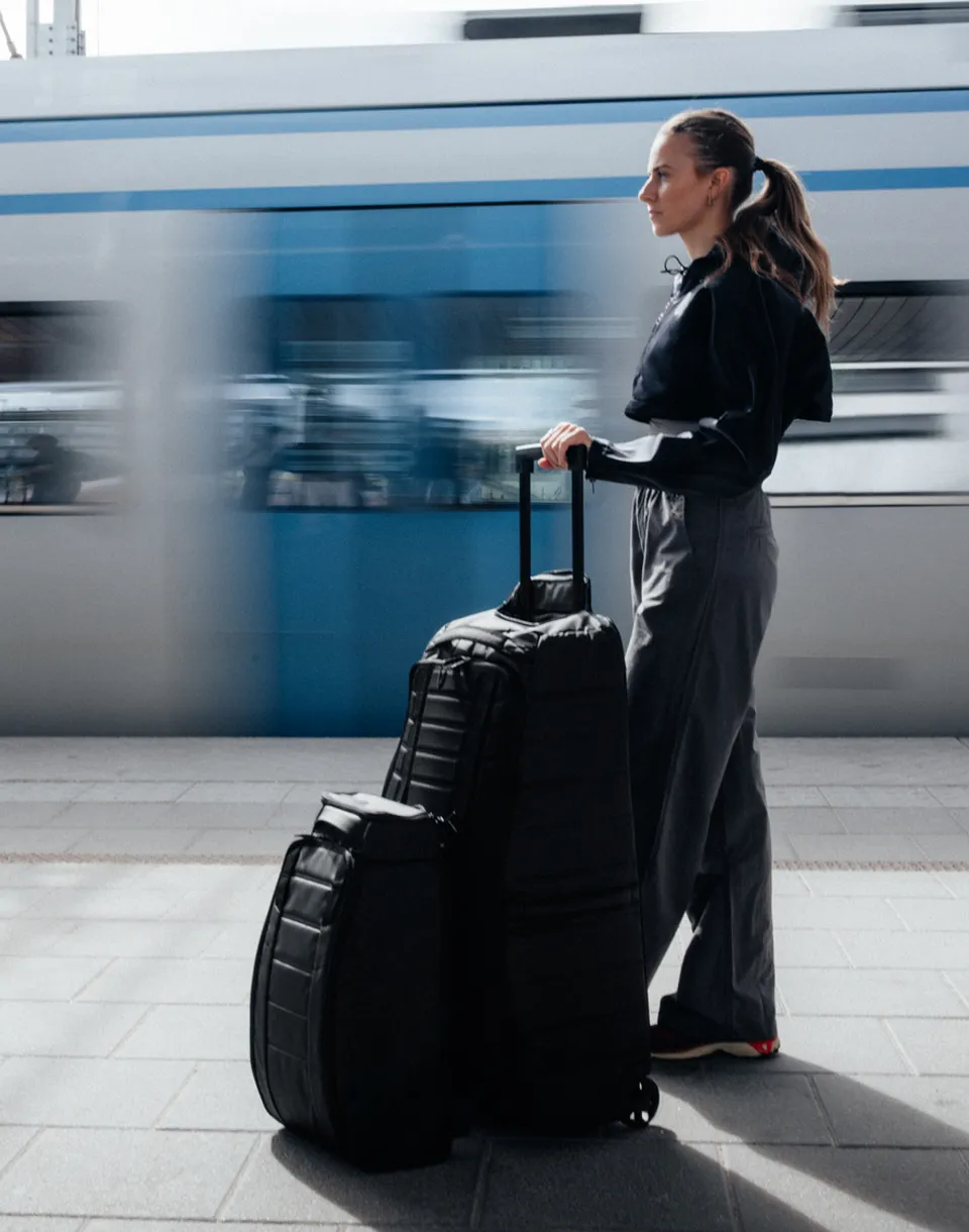 Db Hugger Backpack 30L Black out