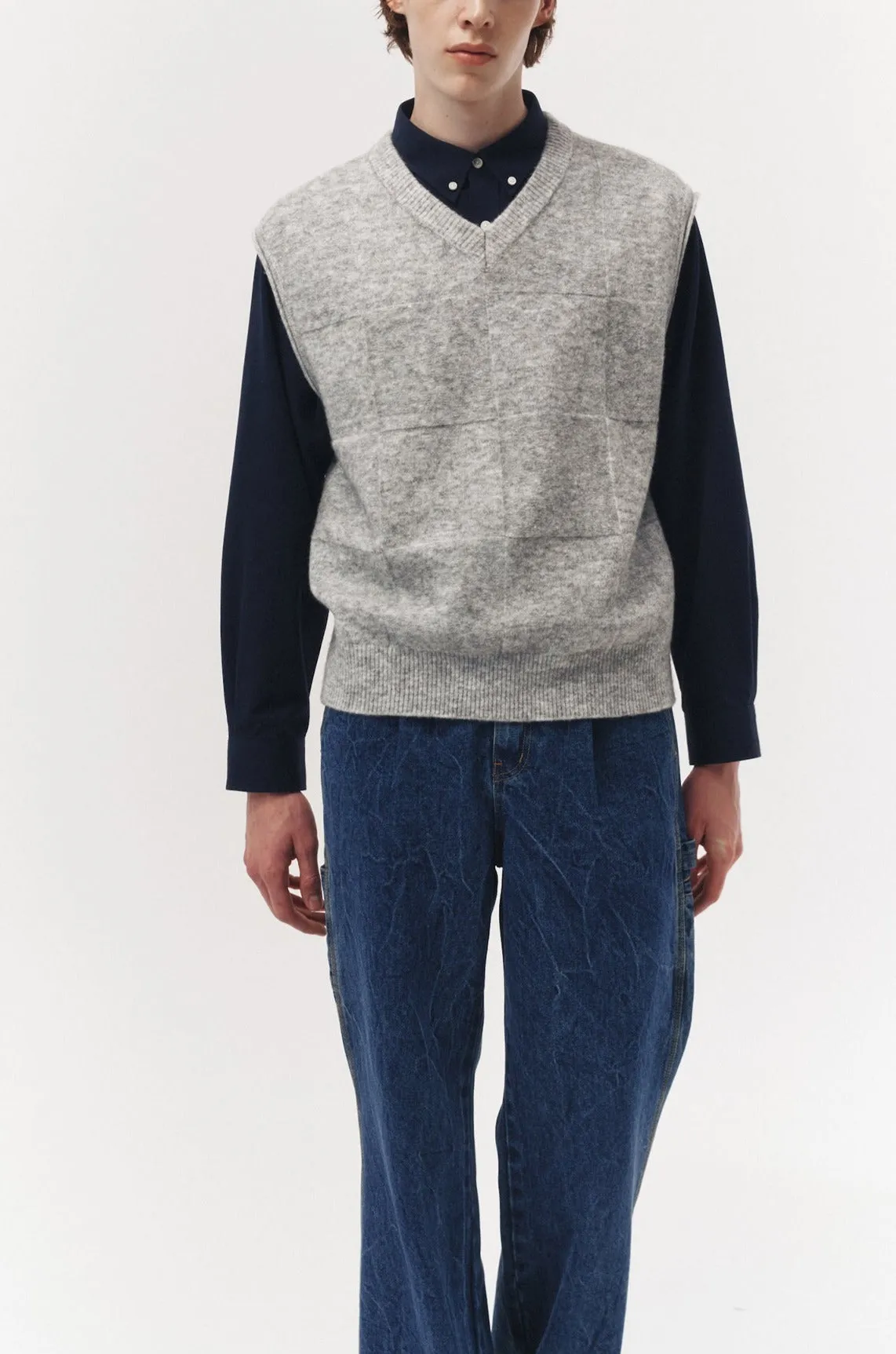 DIVIDE V-NECK WOOL VEST