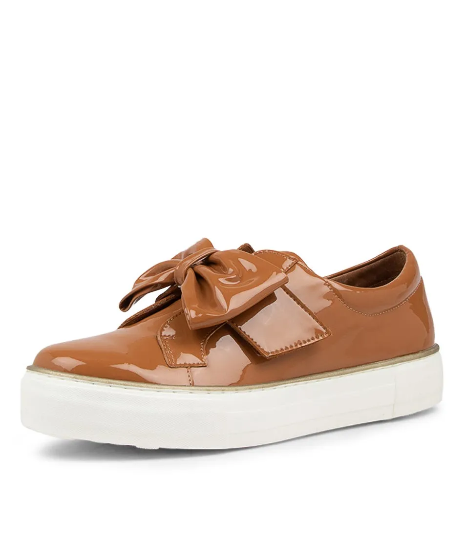 DJANGO & JULIETTE Folko Caramel Patent Leather Sneakers