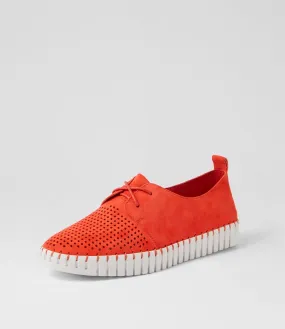 DJANGO & JULIETTE Huston Watermelon White Suede Sneakers