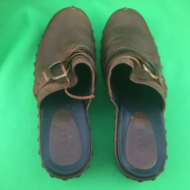 Ecco women's fashion walking athletic brown mules shoe size --7.5