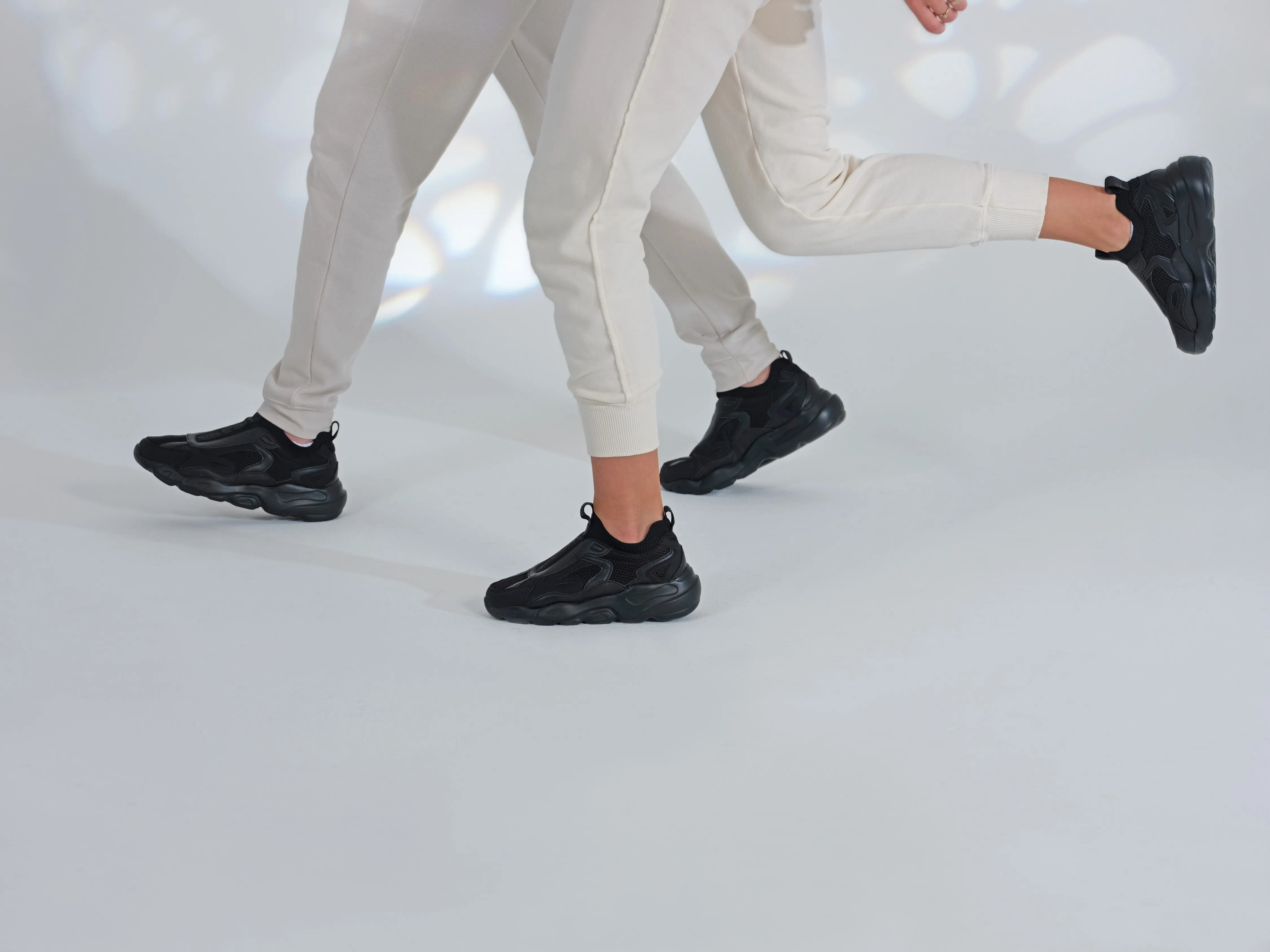 ECOLITEKNIT TRAINERS - BLACK