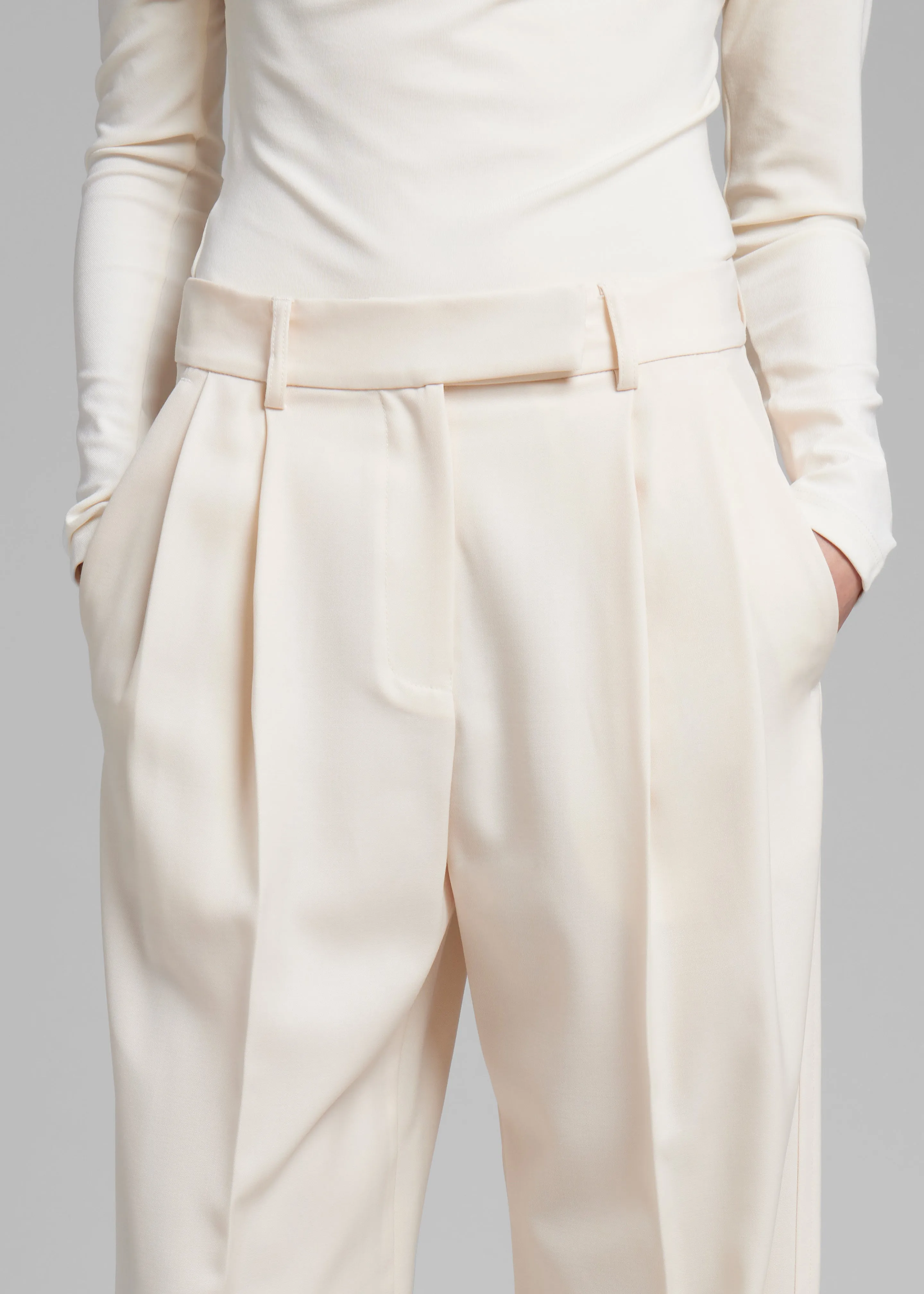 Esse Studios Portia Tailored Trousers - Crema