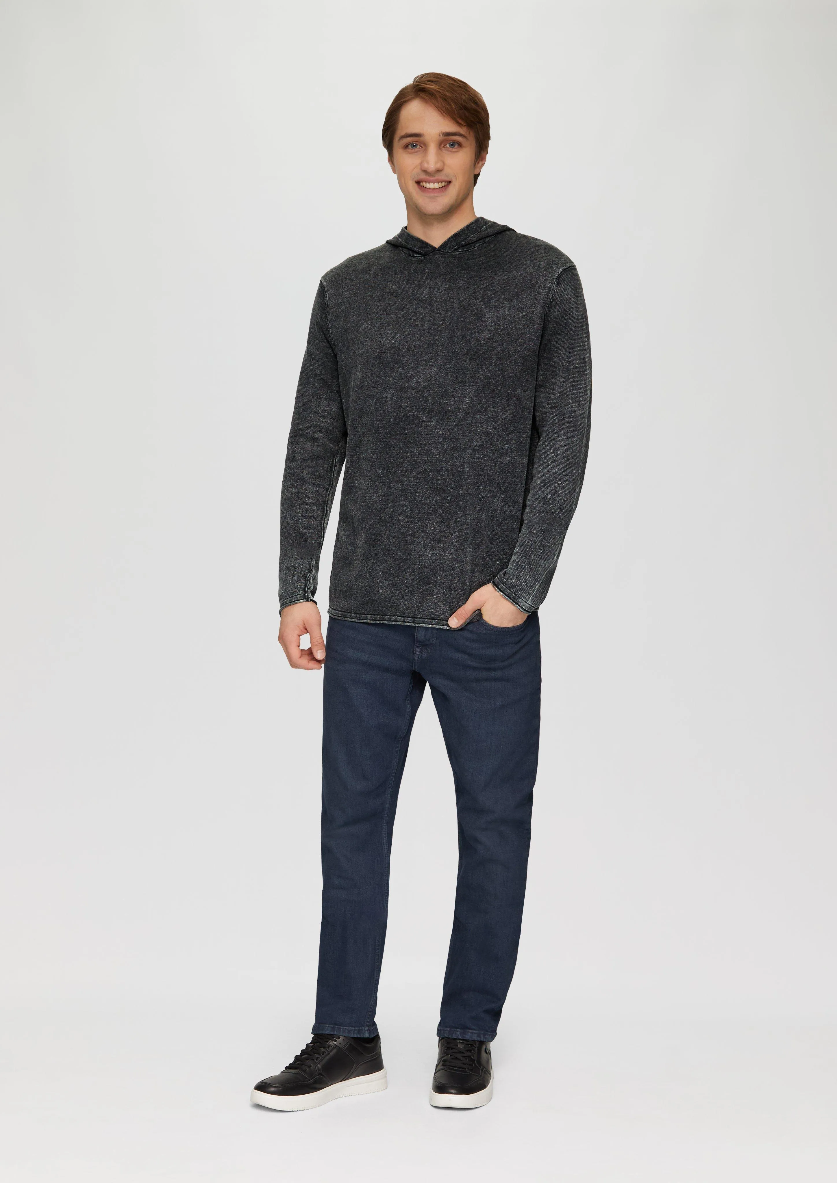 Fine knit hooded jumper in a garment-washed look