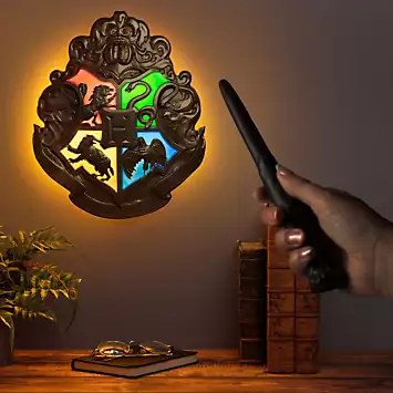 Harry Potter ’Hogwarts’ Crest Light with Wand Control | Kaleidoscope
