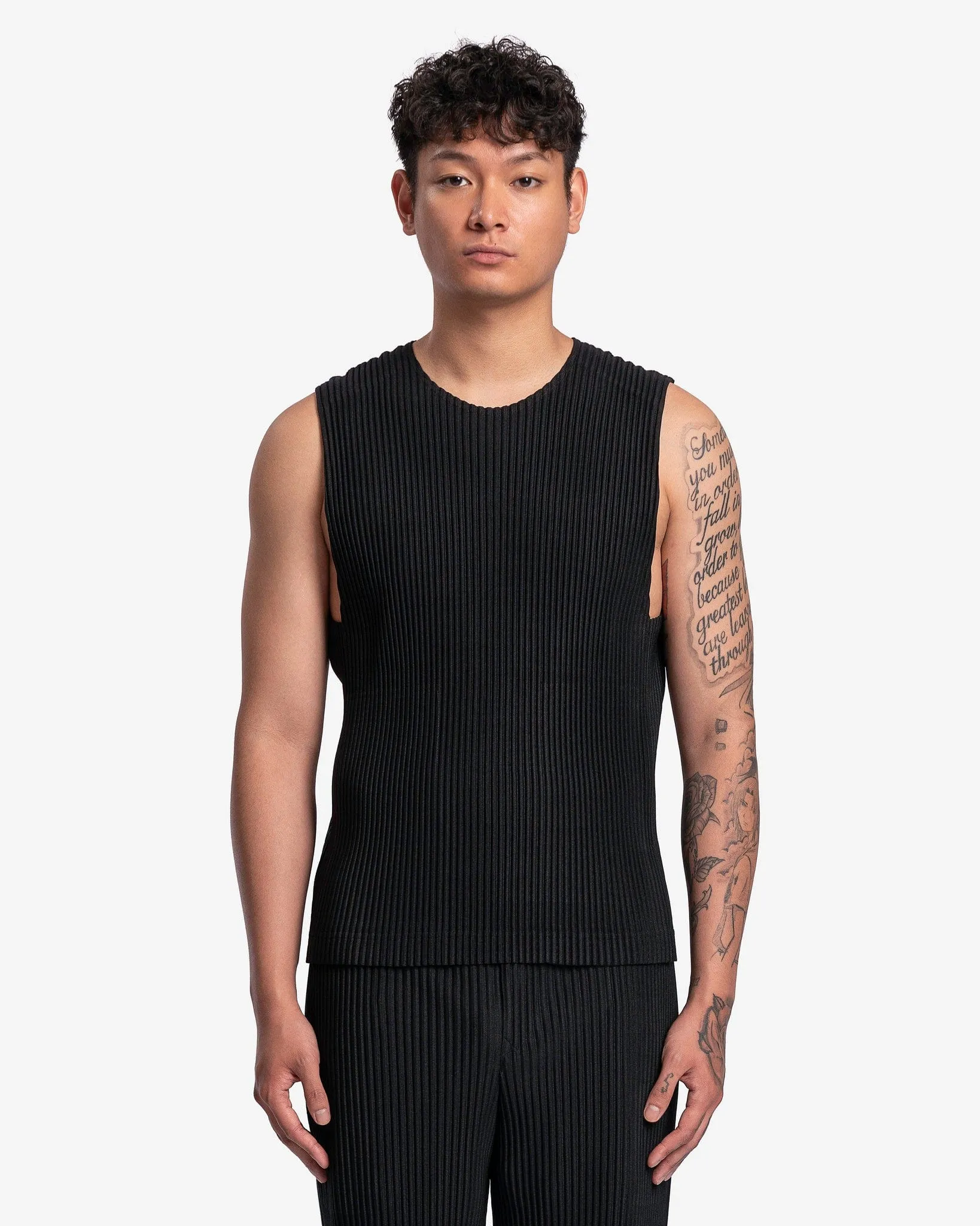 Homme Plissé Issey Miyake Monthly Colors April Vest in Black