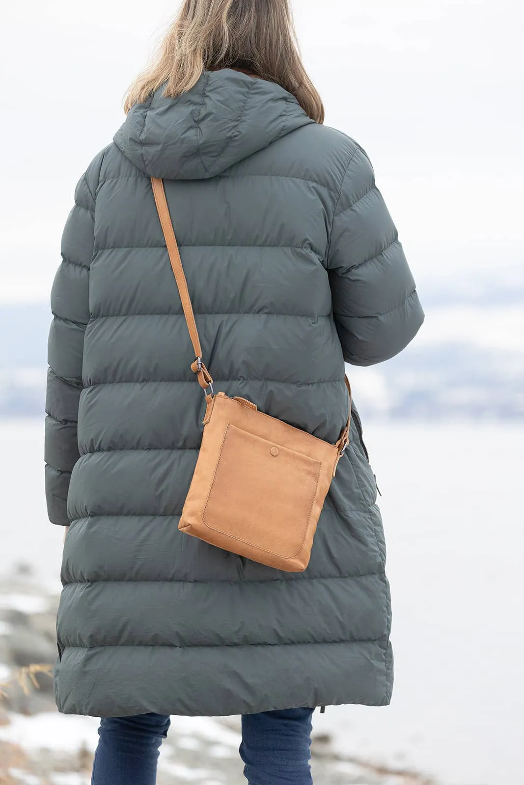 [ISABELLA] SMALL CROSSBODY BAG | SUPER SOFT NAPPA LEATHER: Mocha