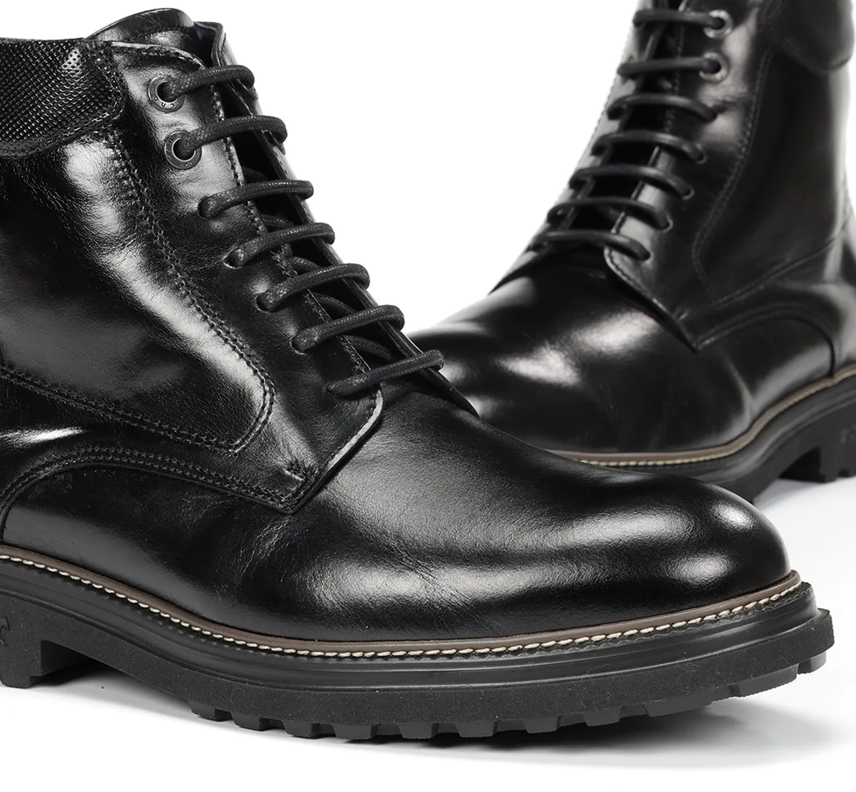 LINCON F2056 Black Ankle Boot