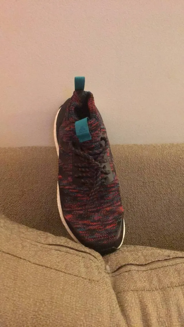 Men’s adidas ultraboost mids size 9/9.5