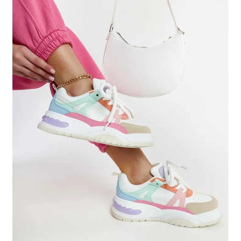 Multicolored sneakers on the Nivi platform