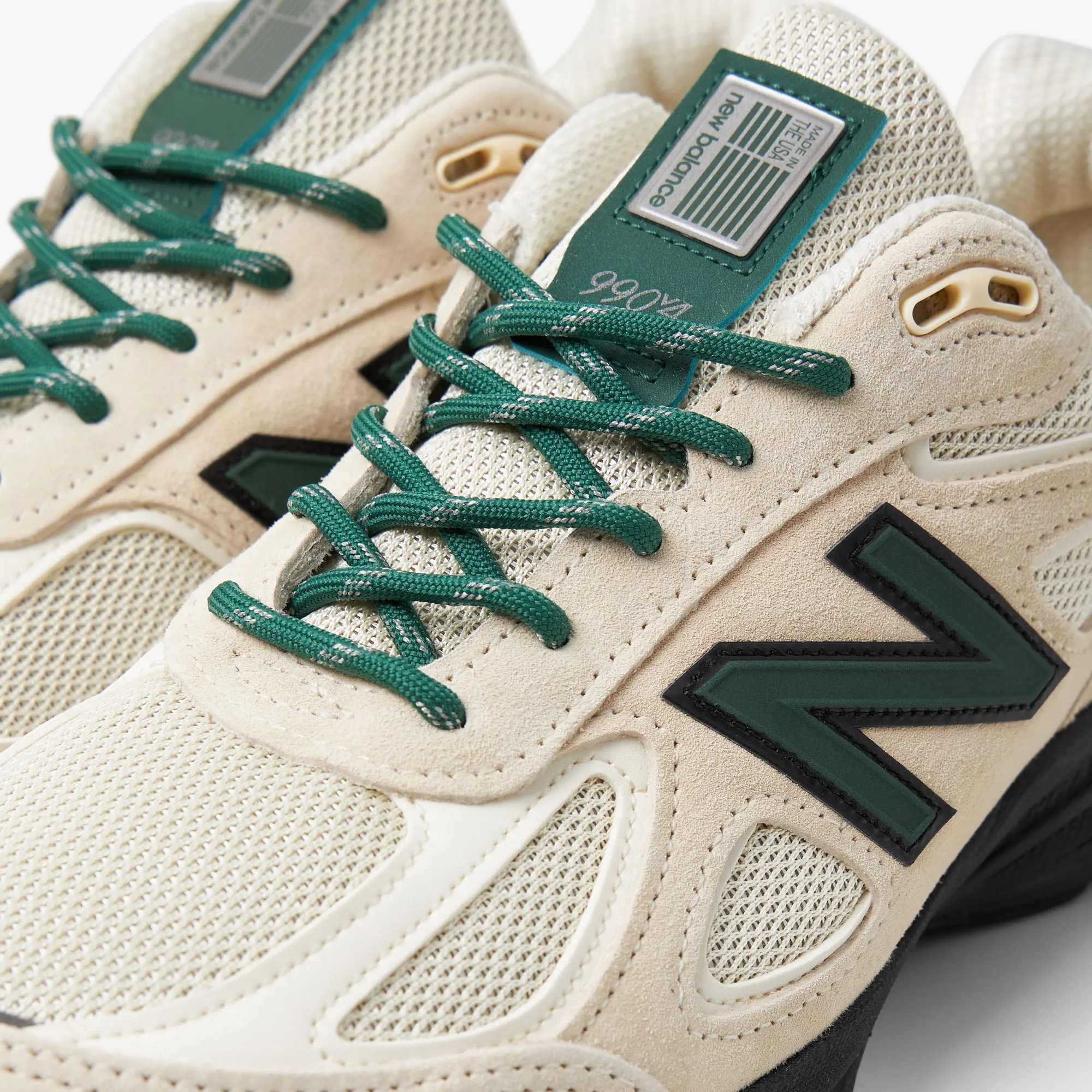 New Balance Made In USA 990v4 Macadamia Nut / Black