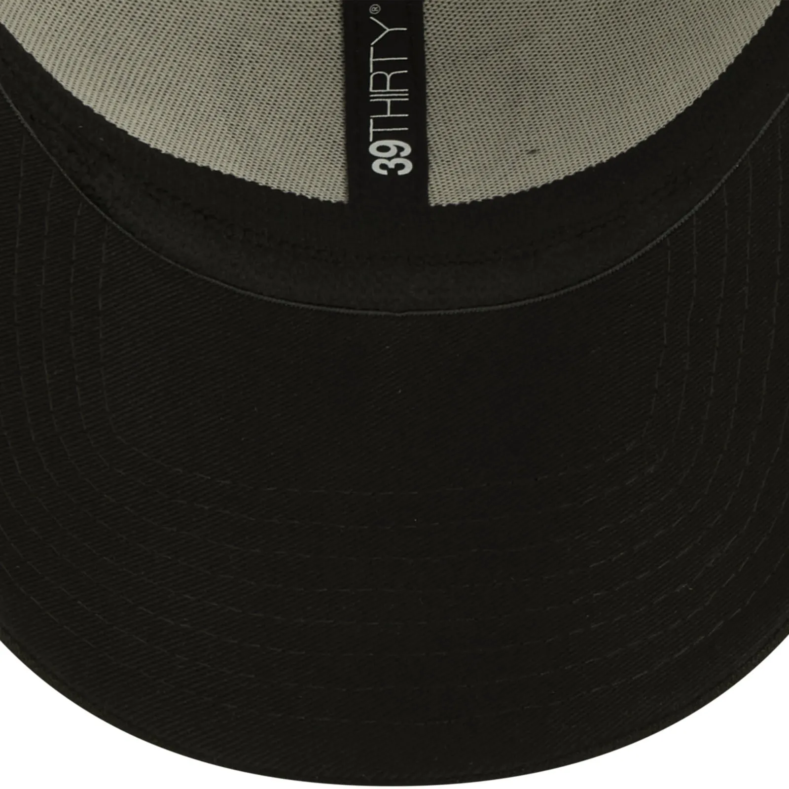 New Era Las Vegas Raiders NFL 2022 Sideline 39THIRTY Baseball Cap - White