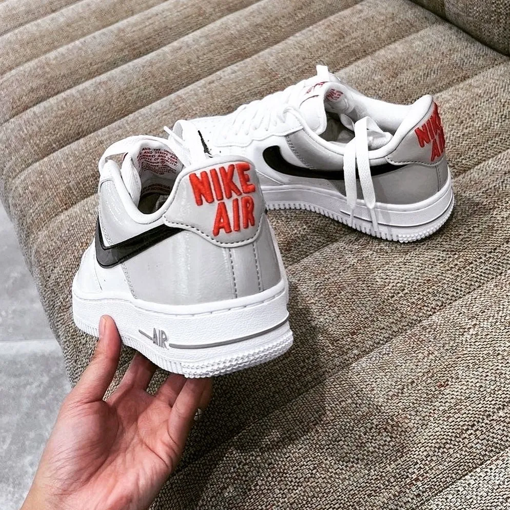 NIKE AIR FORCE 1 WHITE GREY BLACK RED