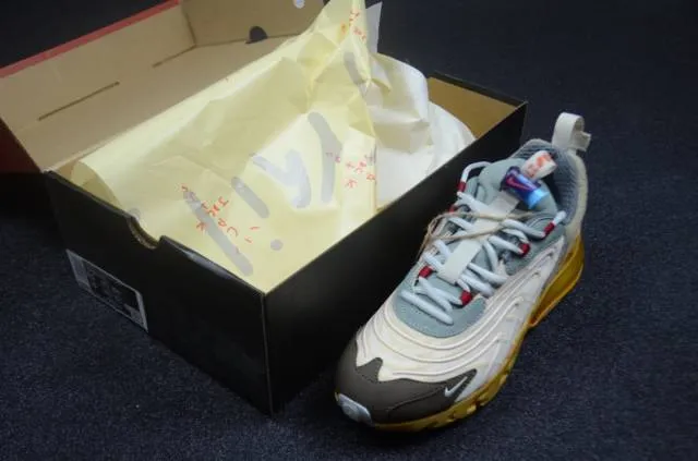 Nike air max 270 react eng travis scott cactus trails