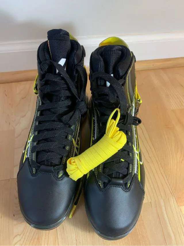 Nike air max 720 satrn motorsport black