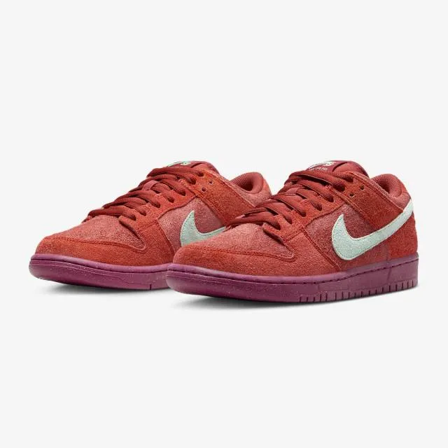 Nike Dunk Low SB (Mystic Red/ Emerald Rise/ Rugged Orang...