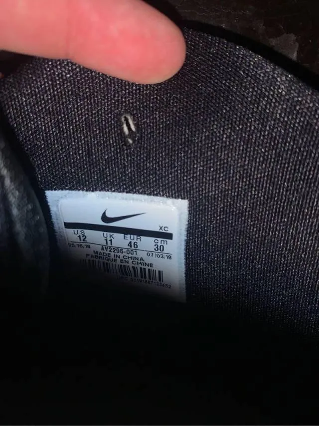 Nike kyrie 4 black