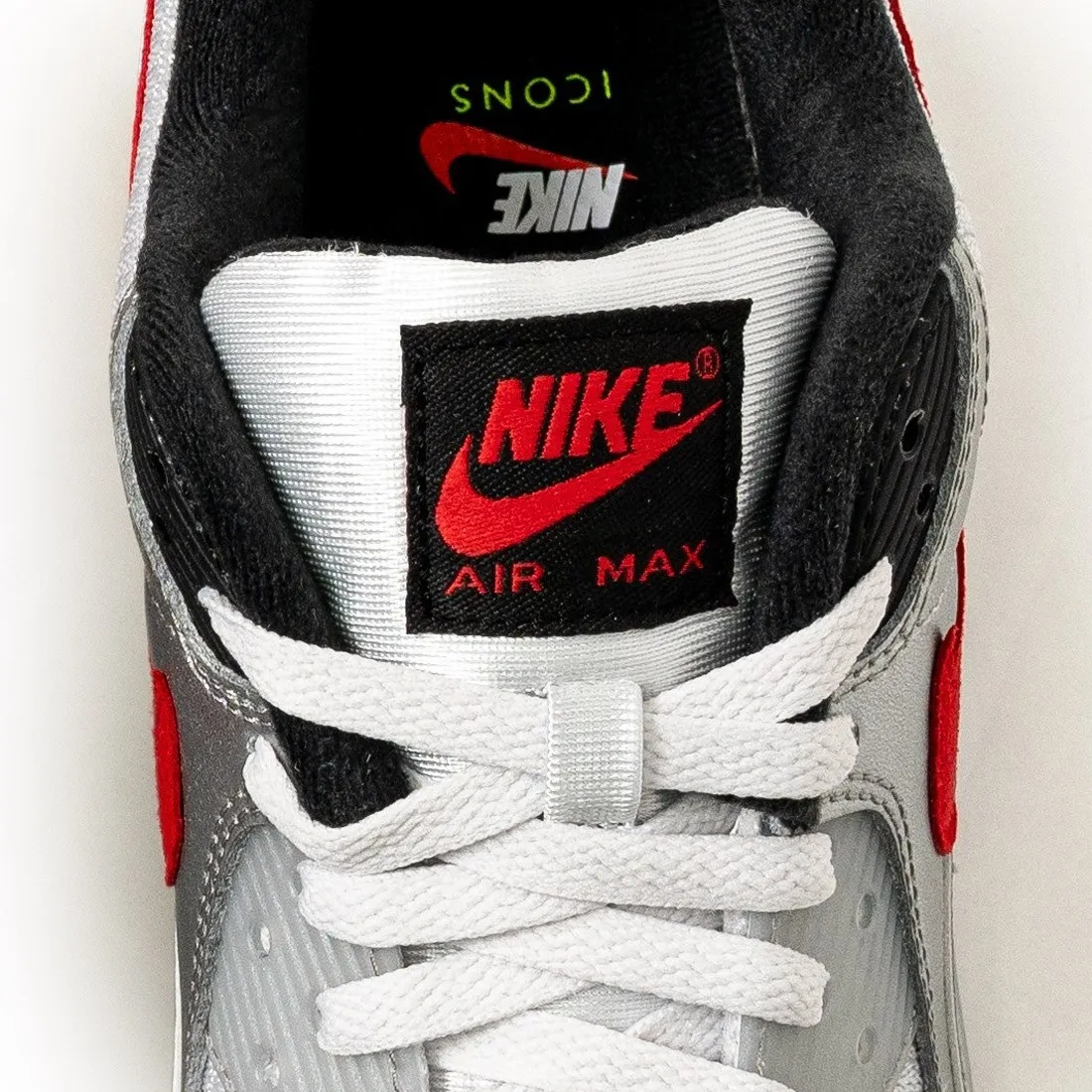Nike Men Air Max 90 (photon dust / university red)