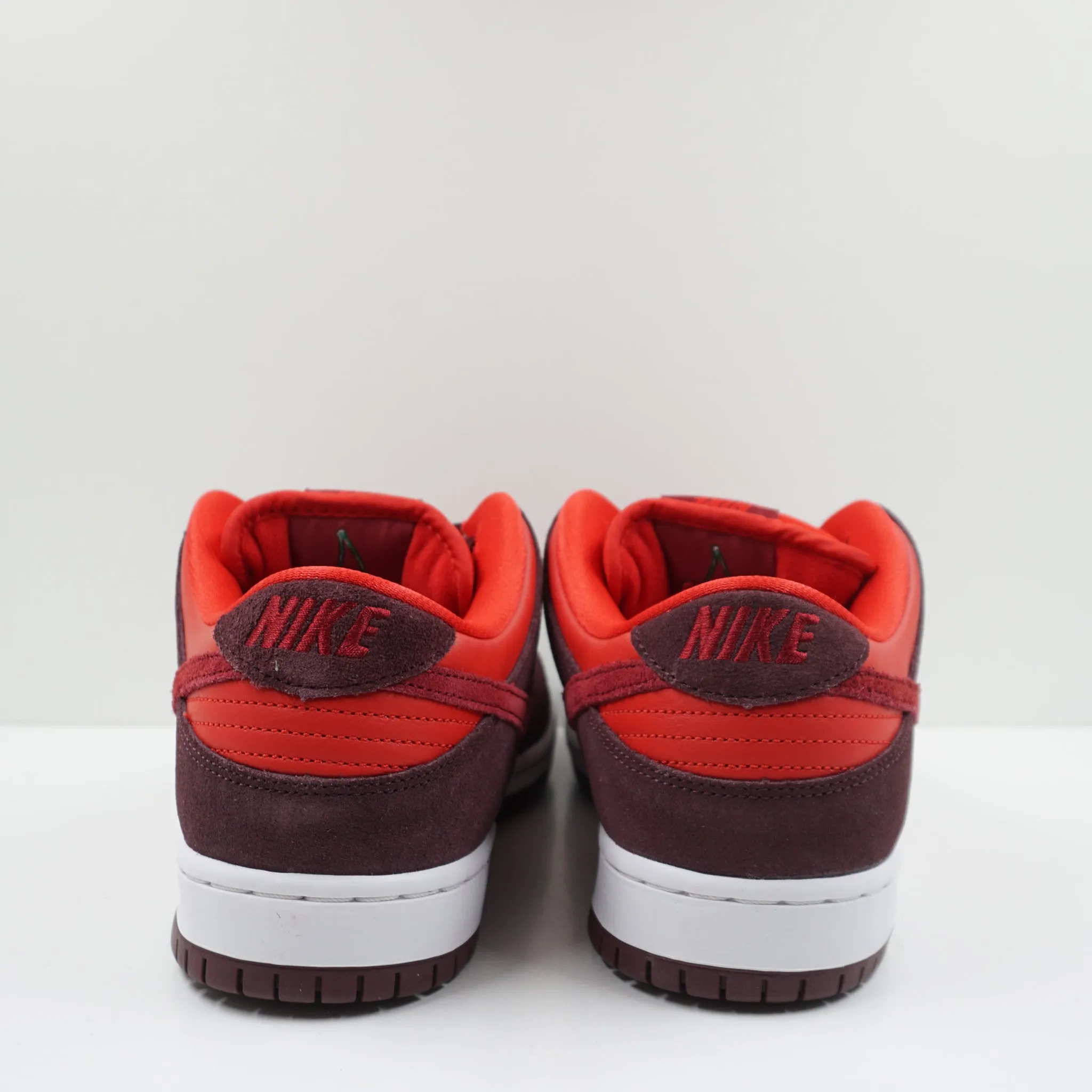 Nike SB Dunk Low Cherry