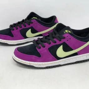 Nike sb dunk low red plum