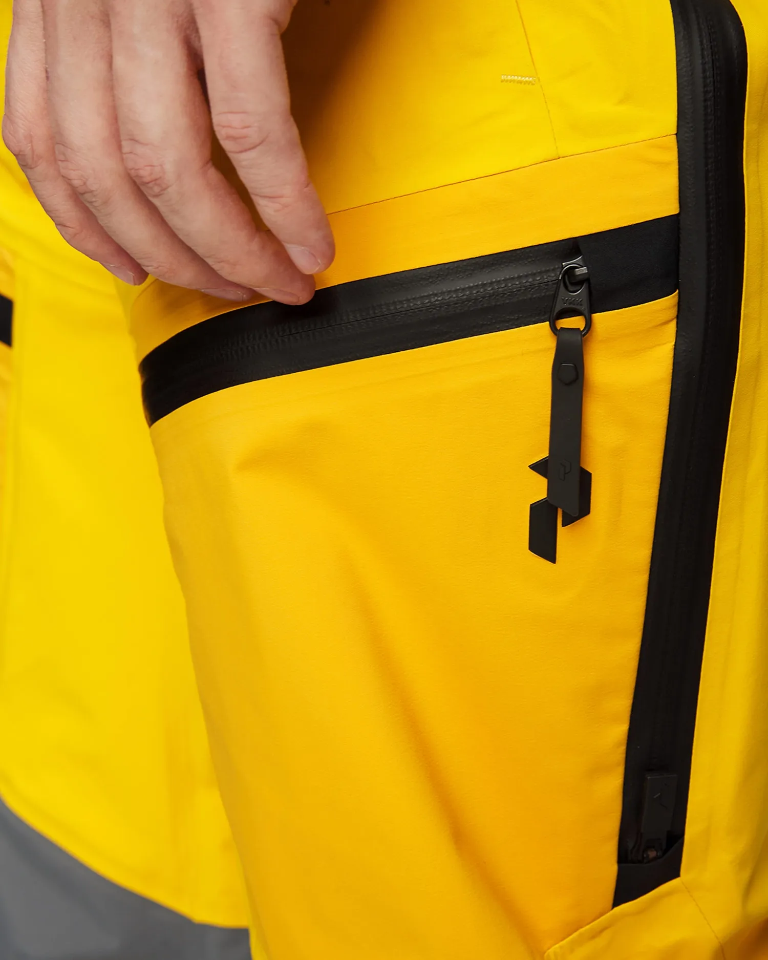 PEAK PERFORMANCE GRAVITY GORE-TEX® 3L hard shell trousers G78018080-ry1