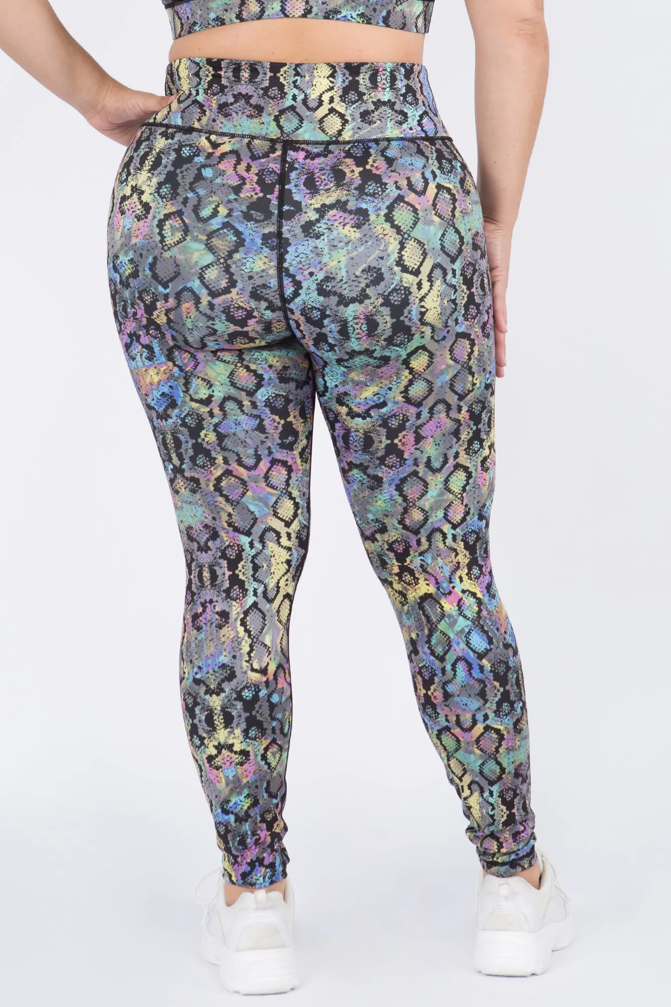 Plus Size Iridescent Snake Print Workout Leggings