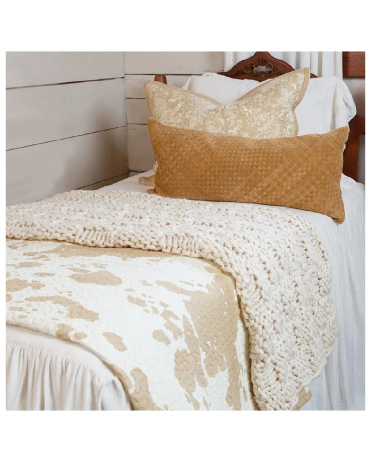 Product Name:  HiEnd Accents Elsa Light Tan Cowhide Reversible 3-Piece Full/Queen Quilt Set