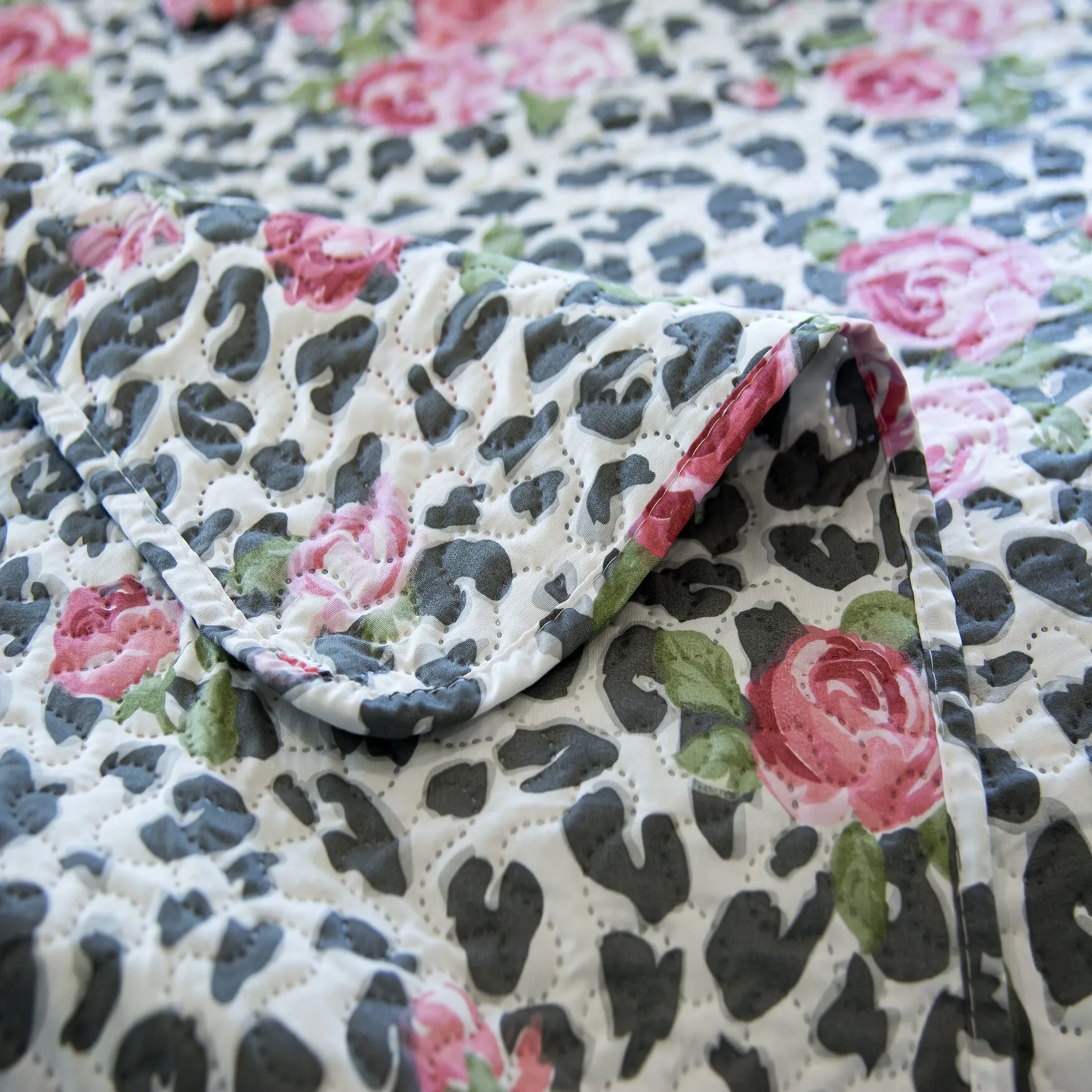 Rose Blossom Quilt Set