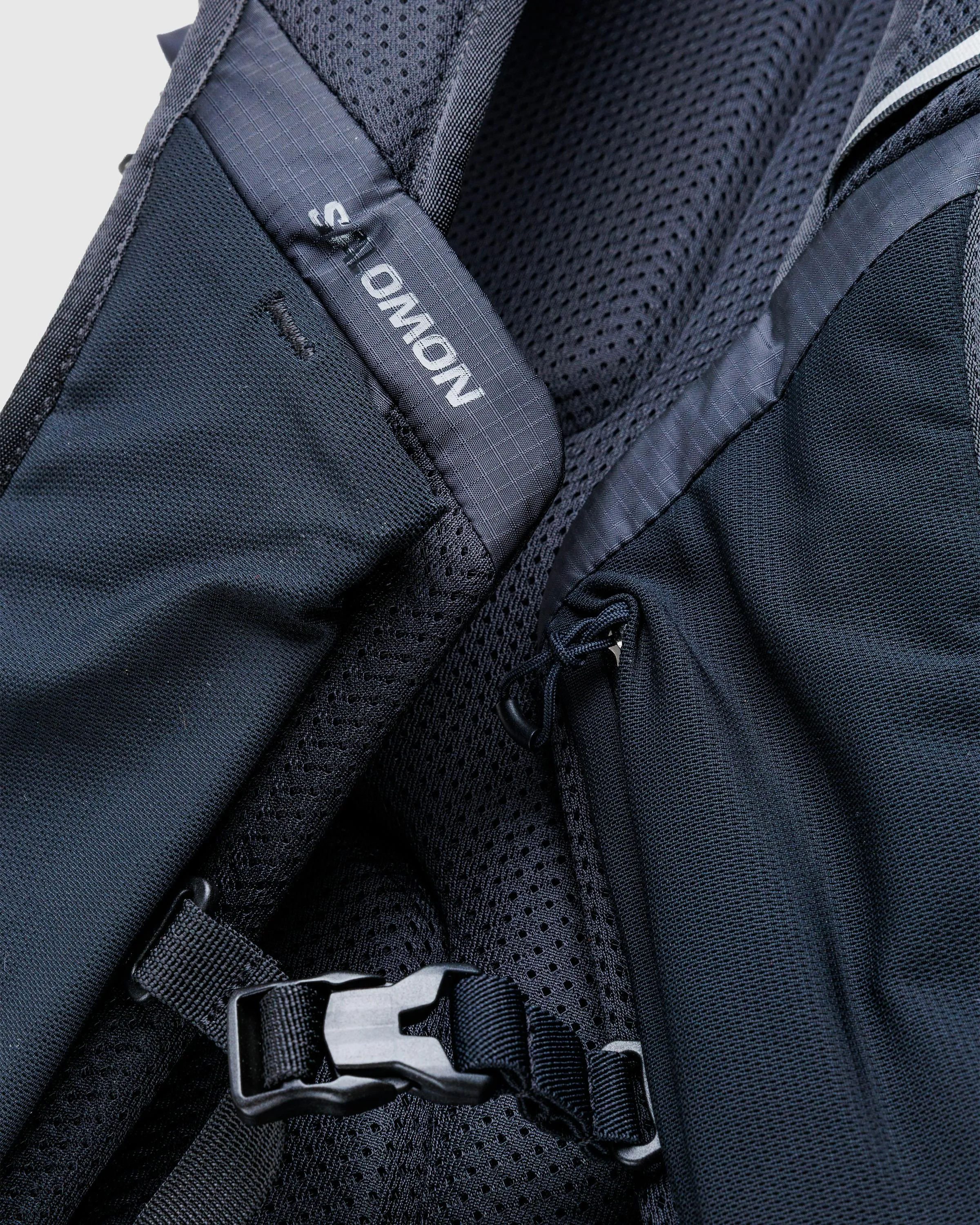 Salomon – ACS Daypack 20 Black | Highsnobiety Shop