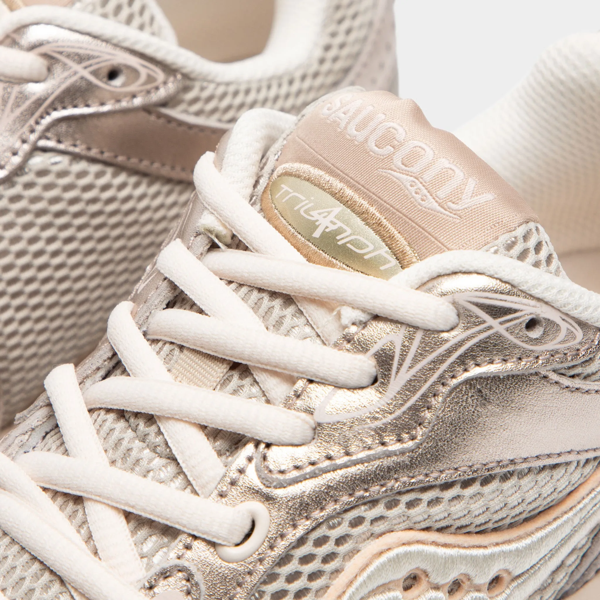 Saucony Women's Progrid Triumph 4 / Champagne