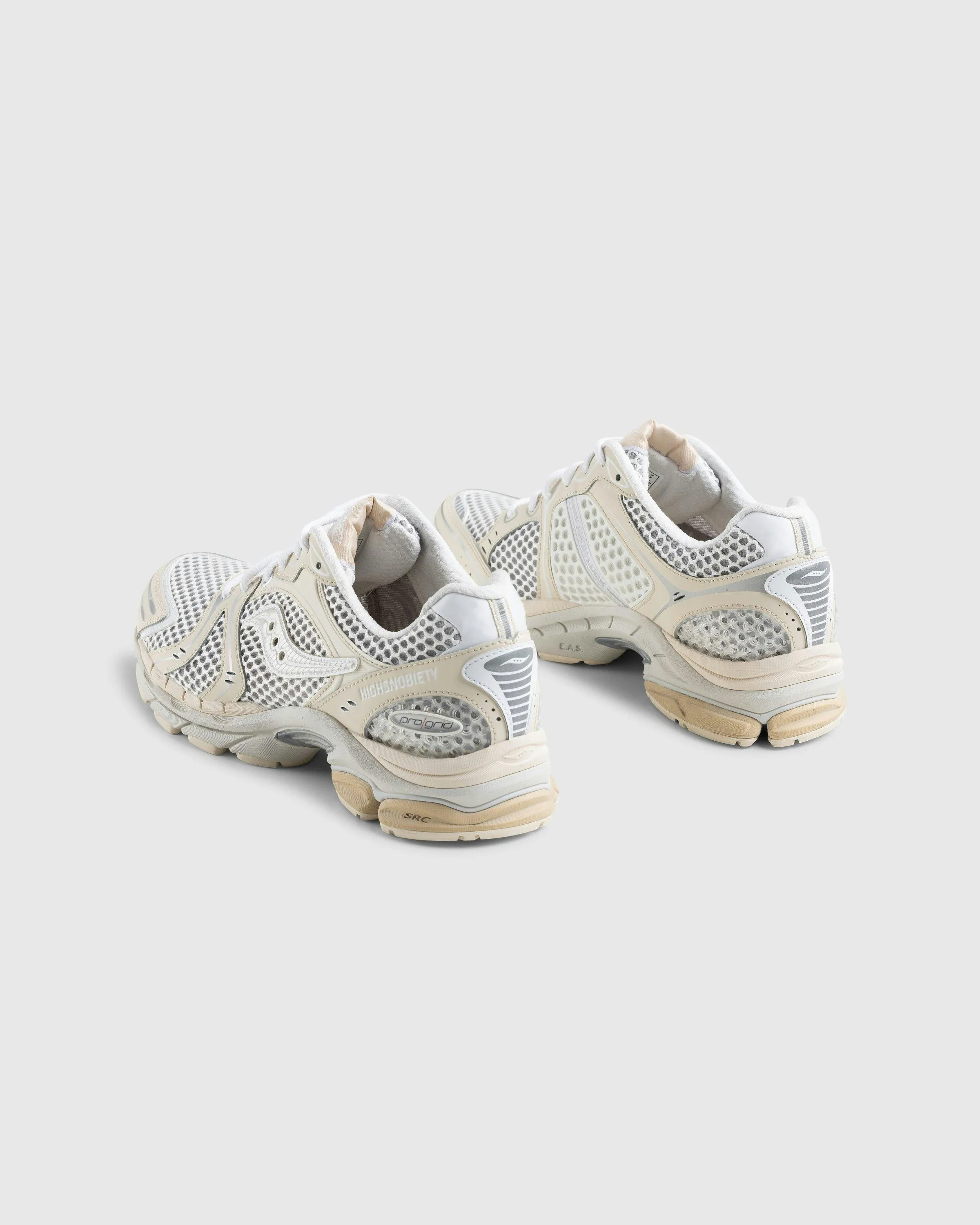 Saucony x Highsnobiety – Pro Grid Triumph 4 Cream/White | Highsnobiety Shop
