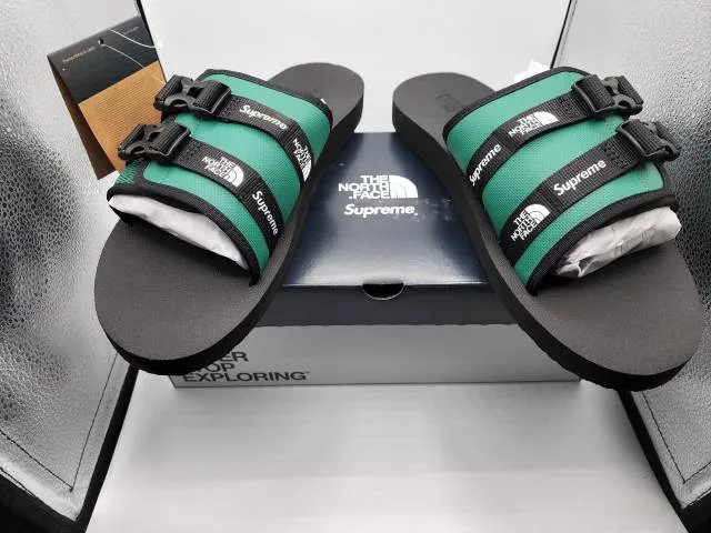 Supreme x the north face trekking sandals