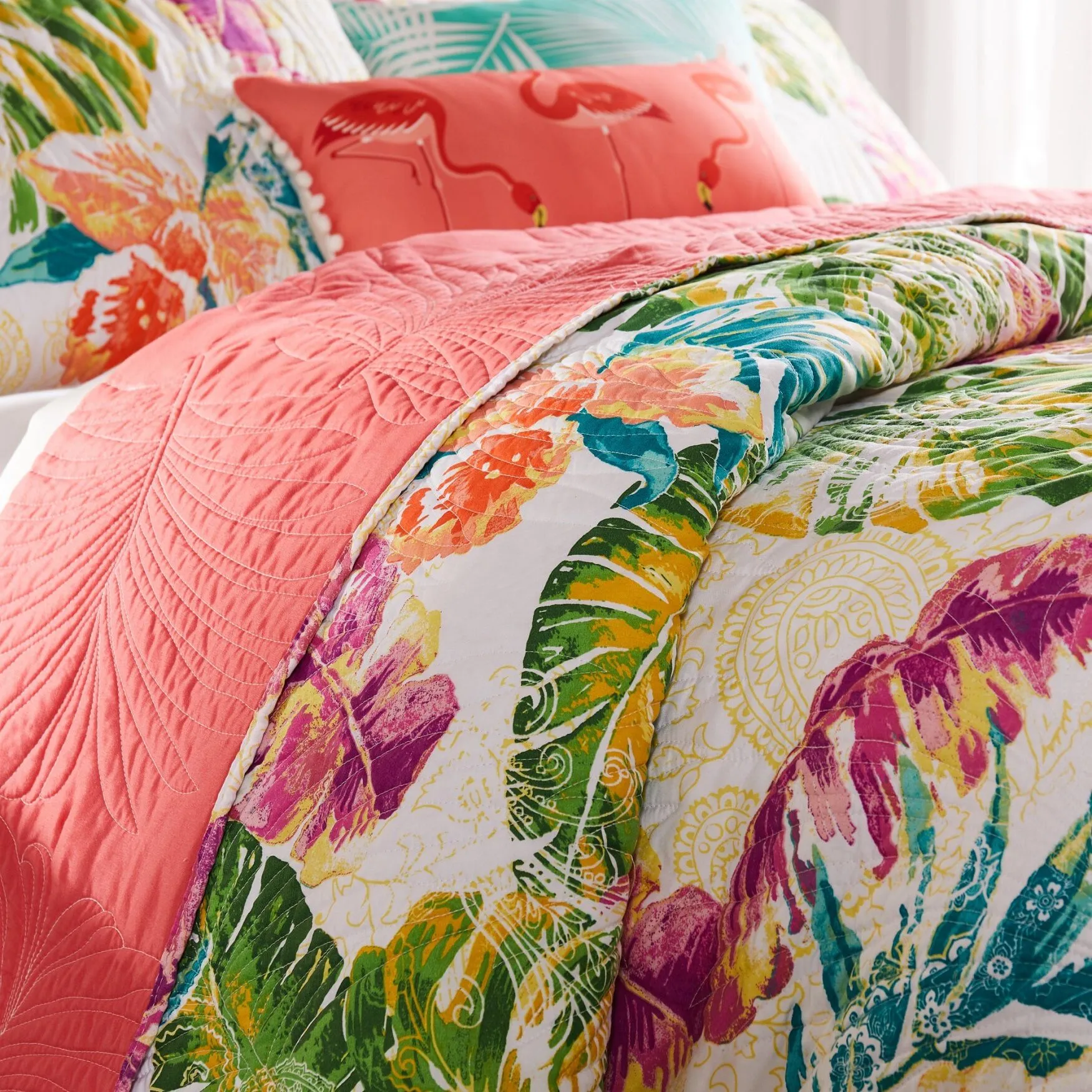 Tropics Quilt And Pillow Sham Set
