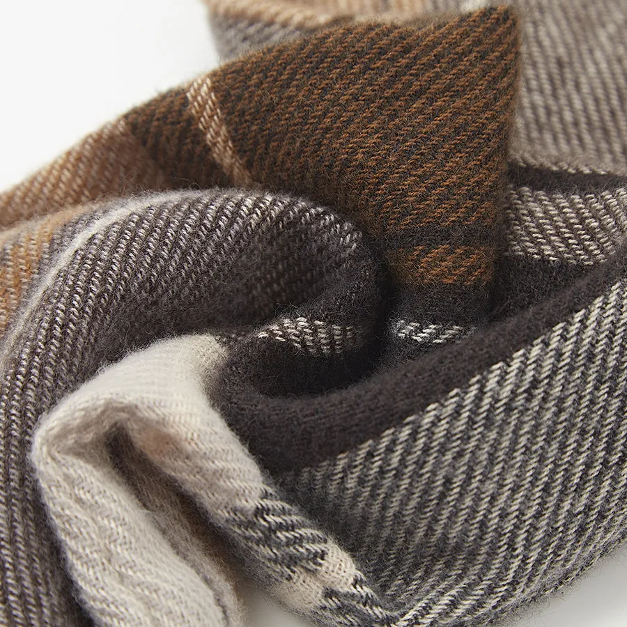 Unisex Rechargeable Heated Scarf with 5000mAh Battery – Classic Brown Plaid Design