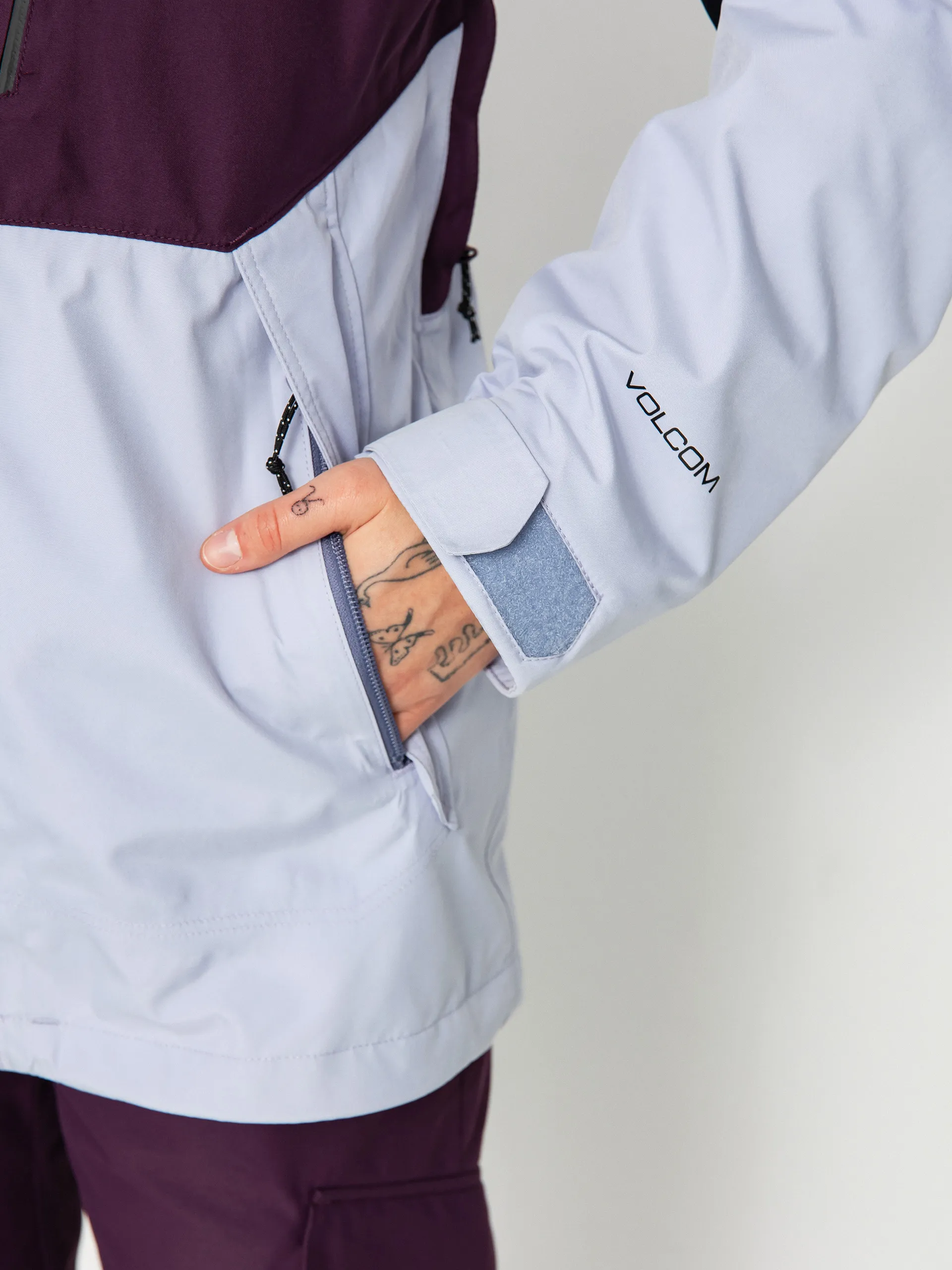 Volcom V.Co Aris Gore Tex Snowboard jacket Wmn (blackberry)