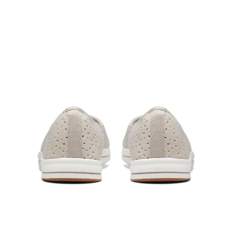 Women’s Clarks Breeze Emily – Light Taupe