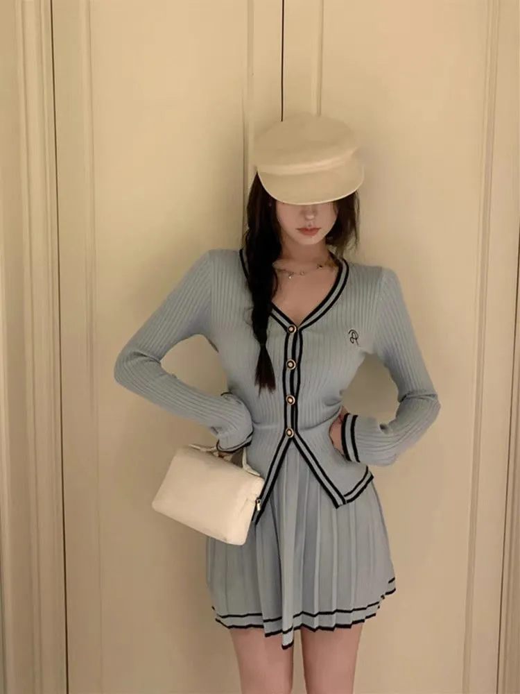 Xiaoxiangfeng high-end suit for women in autumn v-neck knitted cardigan slim bottoming shirt pleated skirt two-piece set